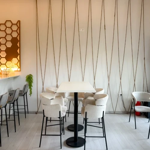 bland cafe 3